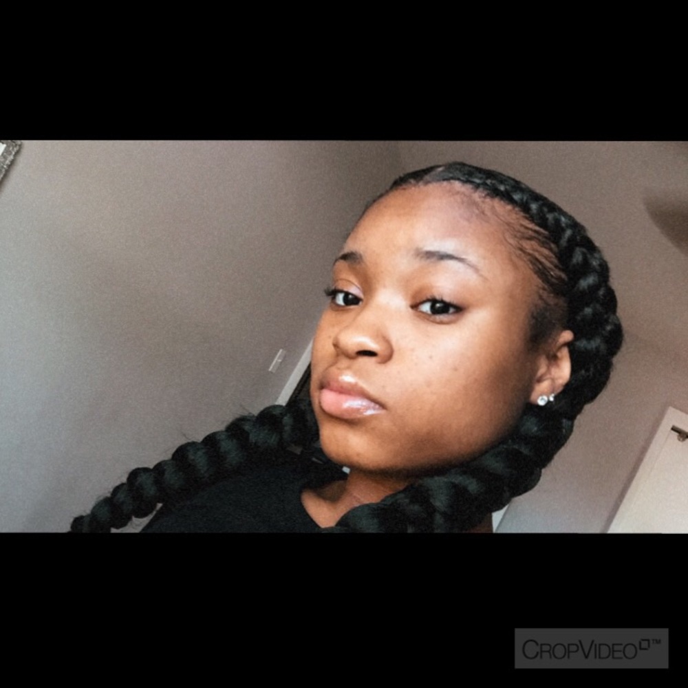 Meet your Posher, Andreana